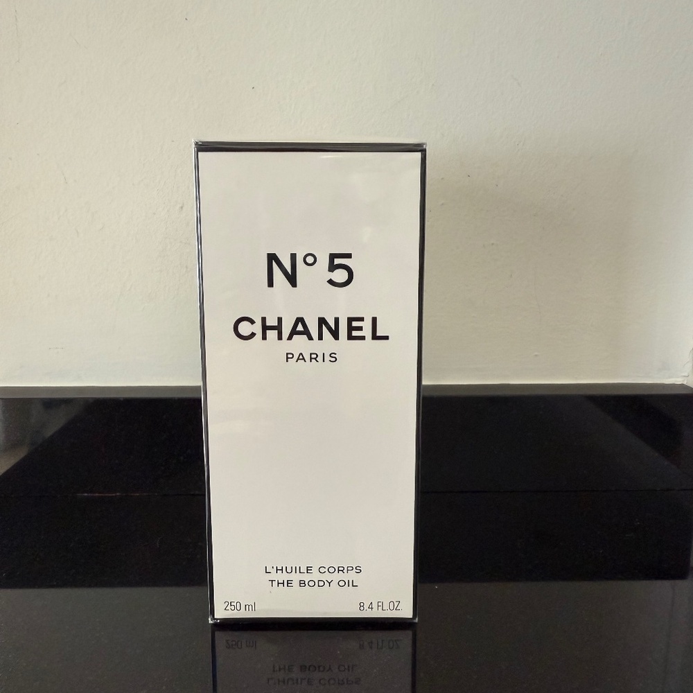 New CHANEL body oil